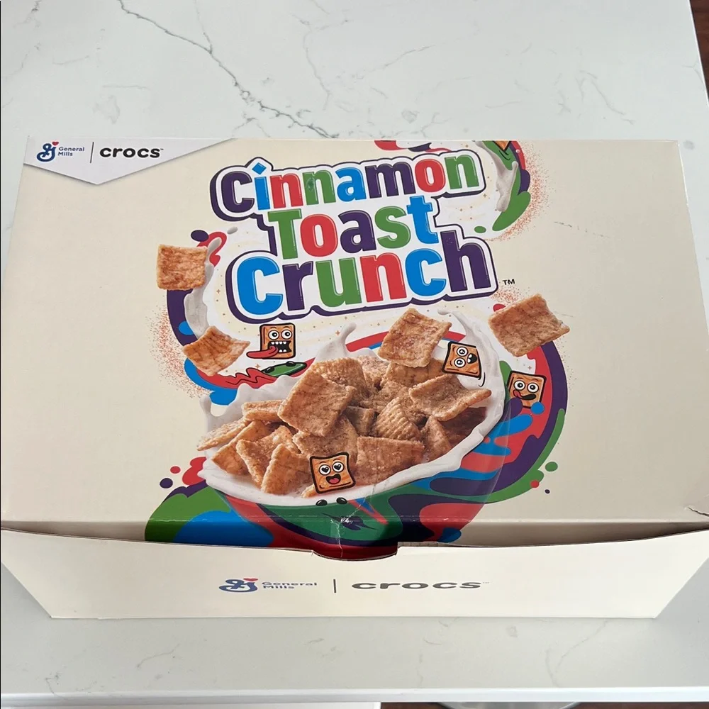 CROCS adult men’s7/woman's9 Tan and Blue NIB NWT Cinnamon Toast Crunch Slippers - Picture 10 of 10